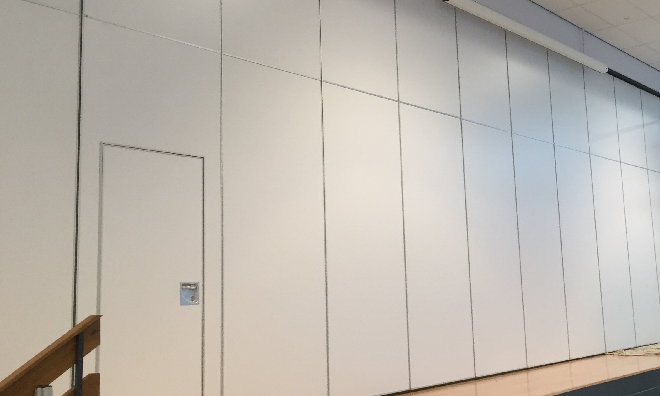 Servicing moveable walls in schools